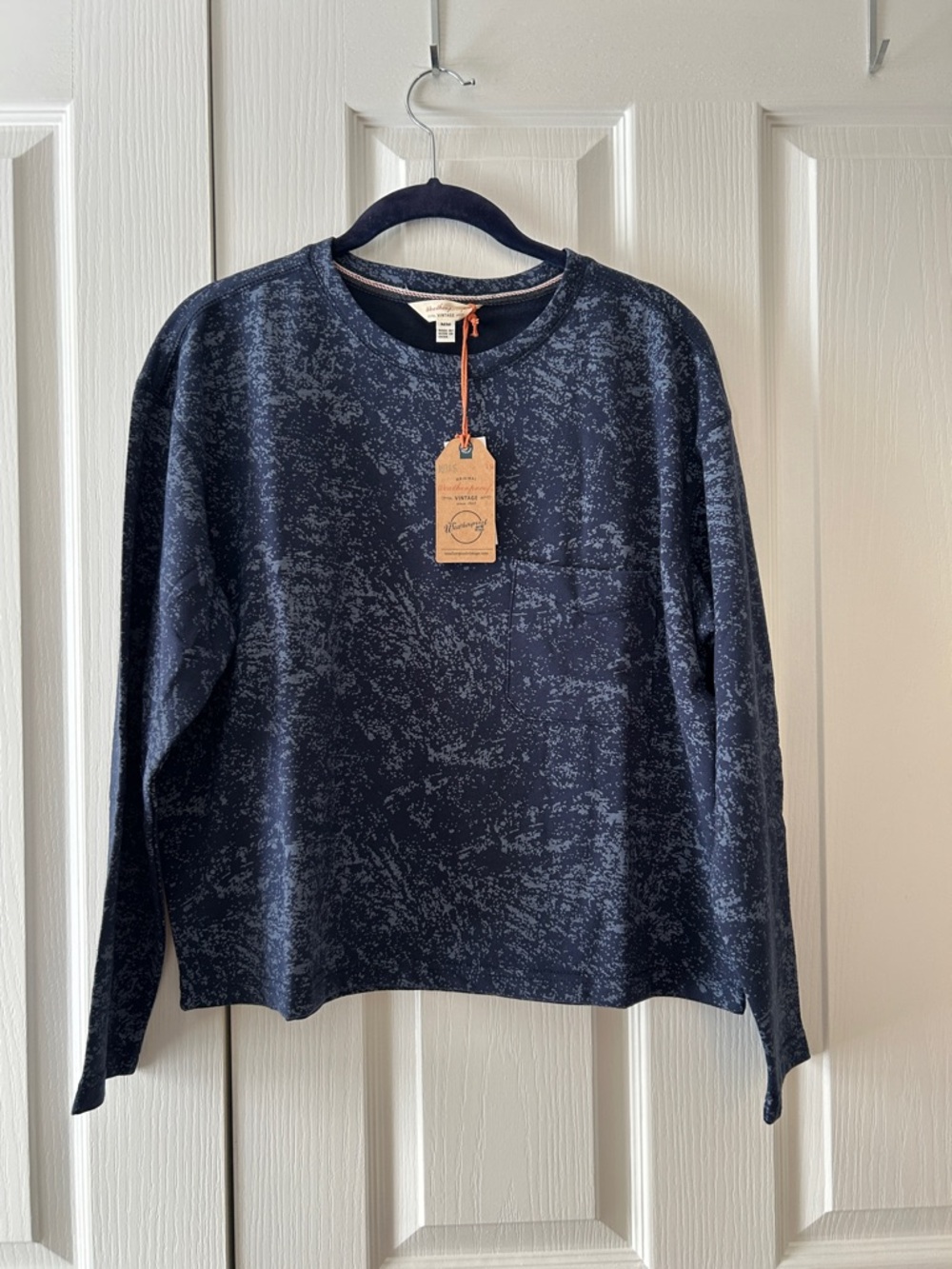 Weatherproof Brand Vintage Navy Tee with Heathered Light Blue Speckle 
Size M